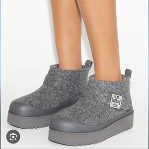 Tory Burch Mellow Shearling Platform Boots Size 10